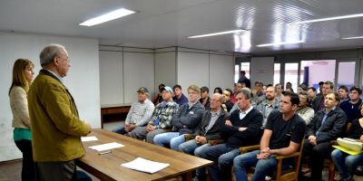 Prefeito de Camaquã reúne-se com empresários locais