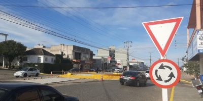 Nova rótula da Av. Loureiro da Silva é liberada para trânsito em Camaquã