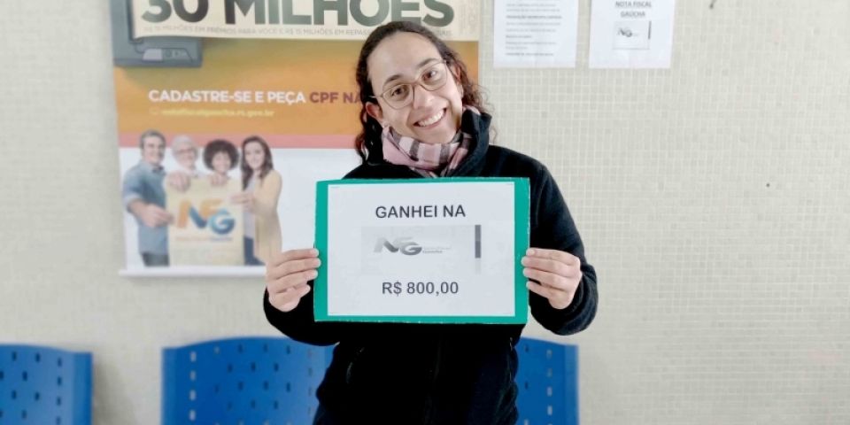 Ganhadora do Nota Fiscal Gaúcha recebe prêmio em São Lourenço do Sul