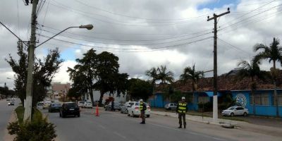 Após fuga de barreira em Camaquã, motorista é preso alcoolizado na BR-116