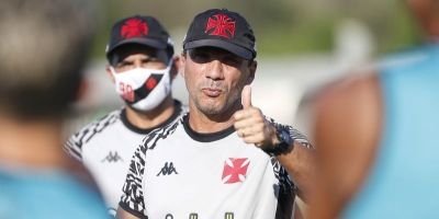 Os seis meses do técnico Zé Ricardo no Vasco até a saída para o futebol japonês 