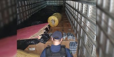 Receita Federal apreende 300 mil maços de cigarros em Torres