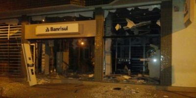 Bandidos explodem banco e atacam a Brigada Militar de Palmares do Sul