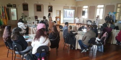 Professores municipais de Camaquã participam de Diálogos Pedagógicos na área de ciências