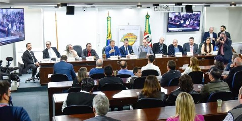 Audiência debate valorização da música gaúcha em contratos com prefeituras para festividades locais