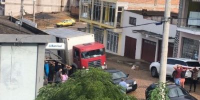 Suspeitos de envolvimento em assalto a banco em Santana da Boa Vista são presos temporariamente