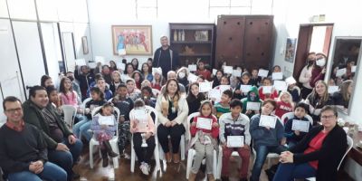 Formatura das oficinas do Centro de Geração de Renda reúne 51 alunos