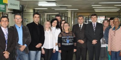Diretor-presidente da Fundação Gaúcha do Trabalho e Ação Social visita agência de Camaquã