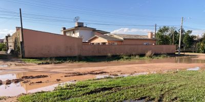 Moradora do bairro Olaria reclama de situação precária de rua