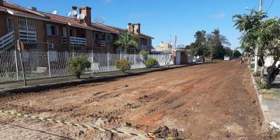 Obra de calçamento altera o trânsito na Rua Guanabara