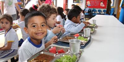 Aluno de escola pública poderá ter segunda refeição garantida 