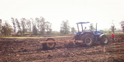 Seguem os preparativos da área onde ocorrerá a 26ª Abertura Oficial da Colheita do Arroz em Alegrete