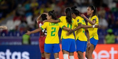 Brasil goleia Peru antes das semifinais da Copa América Feminina