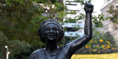 Marielle Franco ganha estátua no centro do Rio de Janeiro