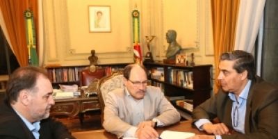 Governador determina que Fazenda estude quitação imediata da folha salarial de julho