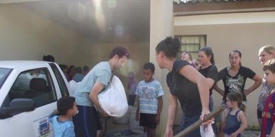 Cristal completa um ano de distribuição de alimentos