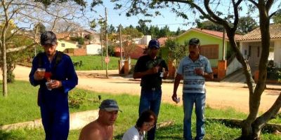 Equipe de limpeza da Infraestrutura de Camaquã é surpreendida por moradora