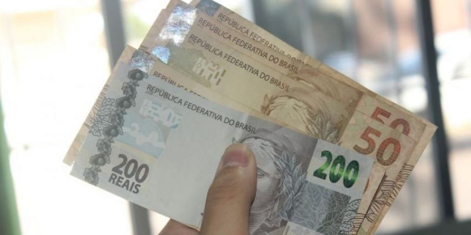 Auxílio Brasil é pago hoje a beneficiários com NIS final 6