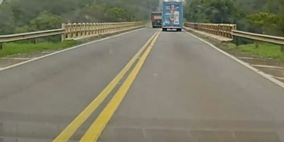 PRF alerta para o risco das ultrapassagens indevidas