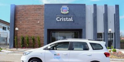 Secretaria de Saúde de Cristal recebe novo veículo zero km