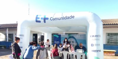 CEEE Grupo Equatorial realiza troca de lâmpadas incandescentes e fluorescentes por eficientes em Barra do Ribeiro