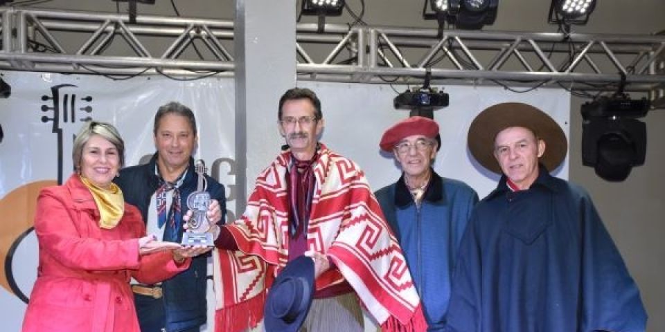 "Os Andeiros" de Camaquã ficam em terceiro lugar em festival nativista na Fronteira Oeste