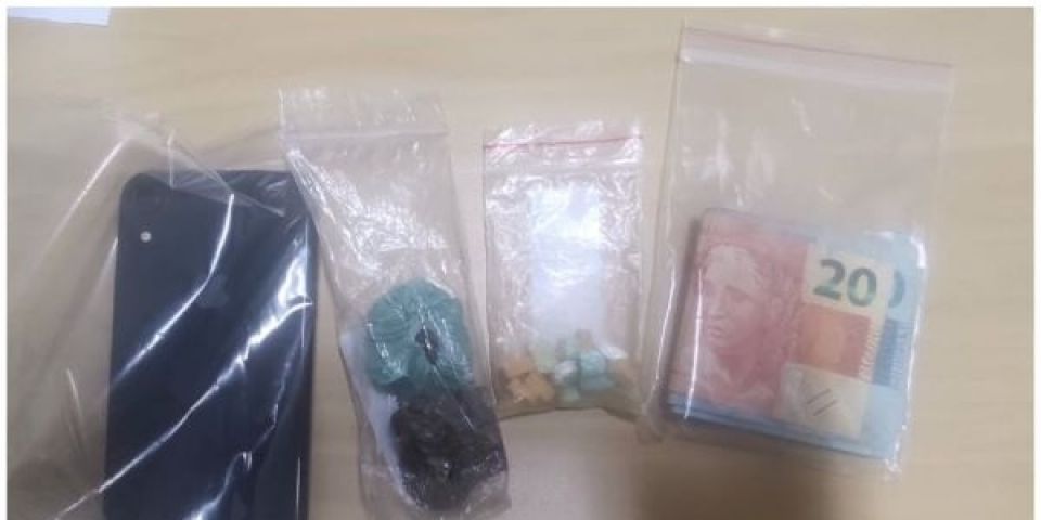 Traficante é preso em flagrante com maconha e drogas sintéticas em Camaquã