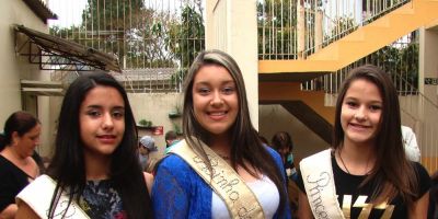 EMEF Ana Tomázia Ribeiro escolhe Rainha e Princesas da Banda