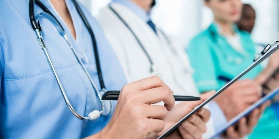 Maioria do STF mantém suspensão de piso da enfermagem