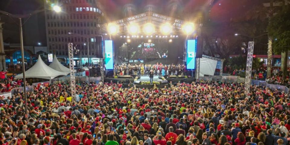 Lula em Porto Alegre: “Quem nasce pra luta não tem tempo de ficar em casa”