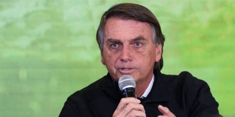 Bolsonaro viaja a Londres para participar do funeral de Elizabeth II