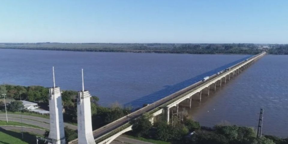 Especialista em estrutura prepara relatório para que seja decretada emergência na ponte internacional Brasil/Argentina na BR-290