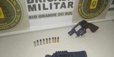 Adolescente é flagrado com arma e munições dentro de mochila em escola da Serra