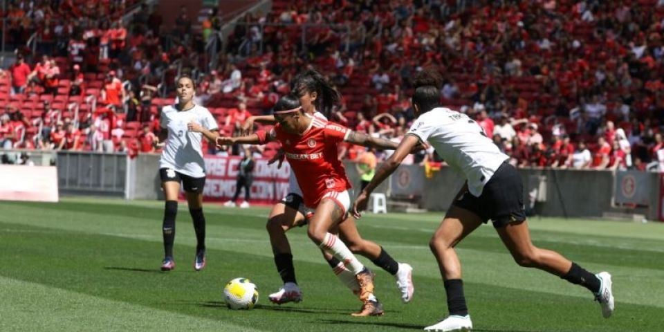 Corinthians e Inter decidem título do Brasileiro Feminino neste sábado