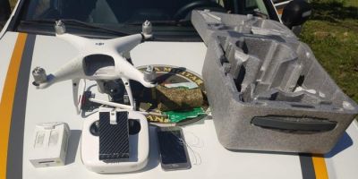 Suspeito de entregar drogas em penitenciária com drone é encontrado escondido em chiqueiro