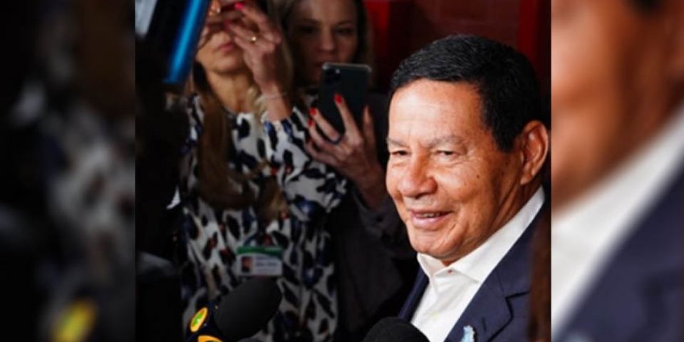 Hamilton Mourão é eleito senador pelo RS