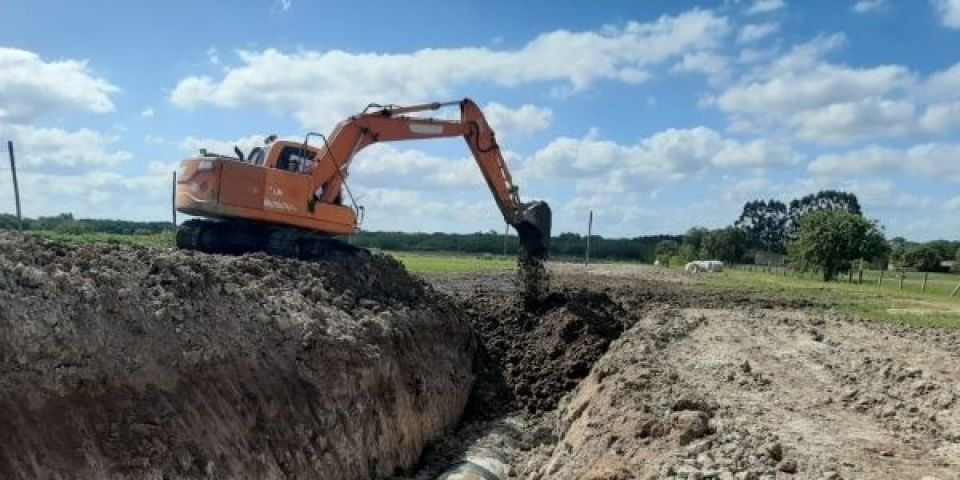 Camaquã: bairro Maria da Graça recebe serviços de drenagem para minimizar problemas de alagamentos