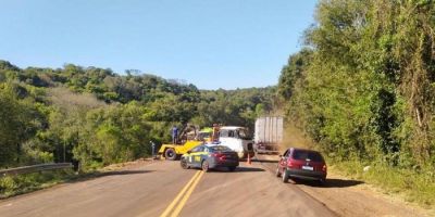 Homem morre após descer de caminhão para observar acidente na BR-285 nas Missões