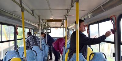 Prefeitura realiza vistoria em veículos de transporte escolar da EMEF 15 de Novembro e Sylvio Luiz