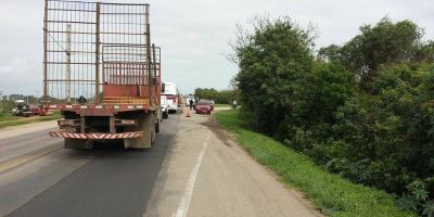 Acidente de trânsito envolve quatro veículos no Km 399 da BR-116 em Camaquã