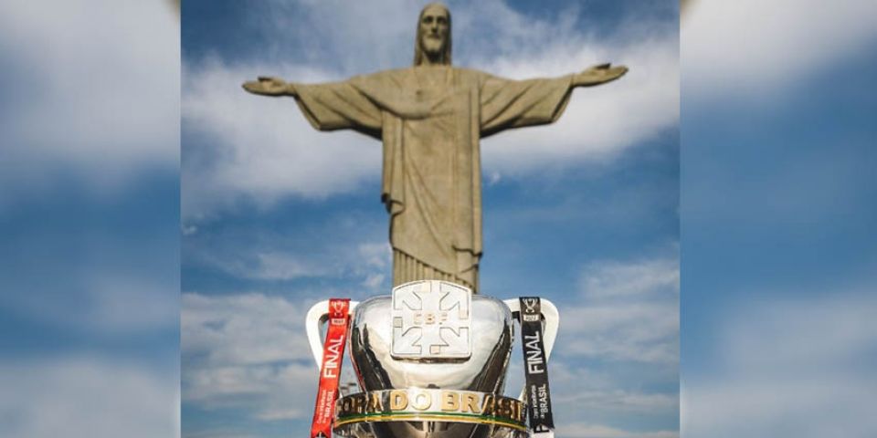 Flamengo e Corinthians disputam título da Copa do Brasil no Maracanã