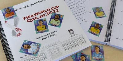 Pessoas com deficiência visual ganham álbum da Copa em braille