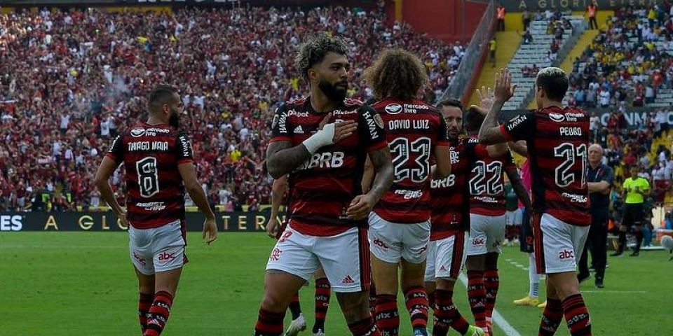 Com gol de Gabigol, Flamengo derrota Athletico-PR e é tricampeão da Libertadores