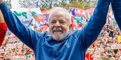 Lula vence as eleições e volta a ser presidente do Brasil