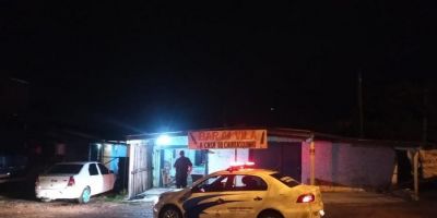 Mulher morre atingida por tiros dentro de bar em Gravataí