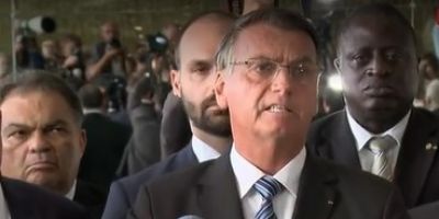 "Continuarei cumprindo todos os mandamentos da nossa Constituição", afirma Bolsonaro em primeiro discurso após derrota nas eleições