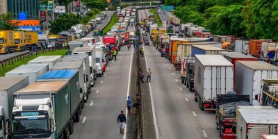 Todas rodovias federais do país estão livres de bloqueios, diz PRF