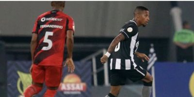 Athletico-PR e Botafogo medem forças em busca de vaga na Libertadores