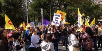 Policiais civis, agentes penitenciários e professores param no RS