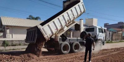 Prefeitura de Camaquã realiza melhorias em vias de diversos bairros